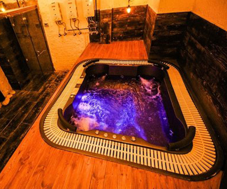 MB-025 Hot Tub